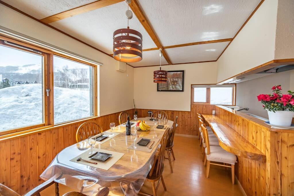 Matsu House With Air Conditioner - 5 Min To Rusutsu Ski Resort Exteriör bild